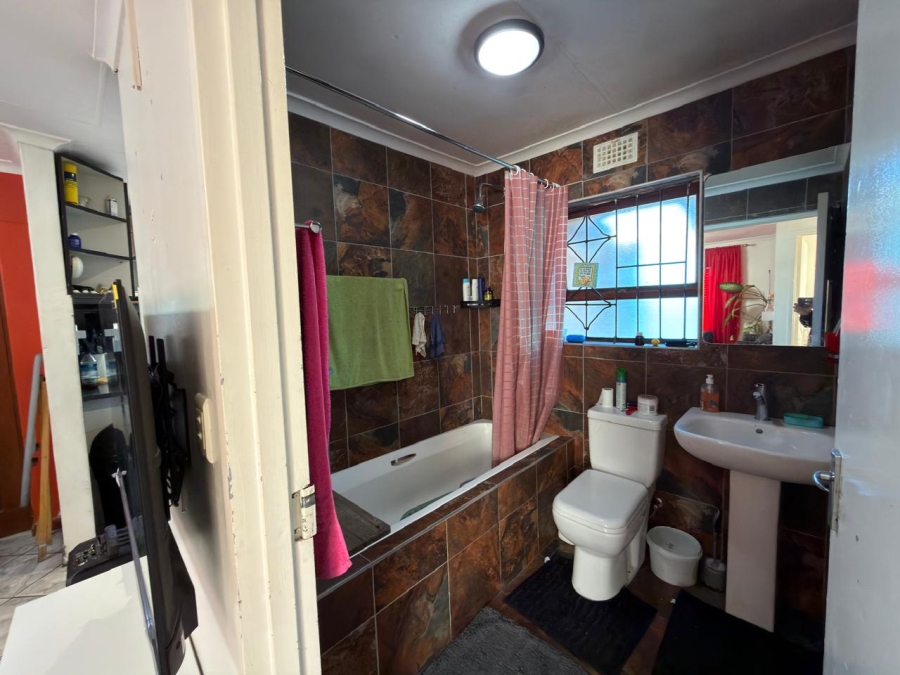To Let 3 Bedroom Property for Rent in Highbury Western Cape